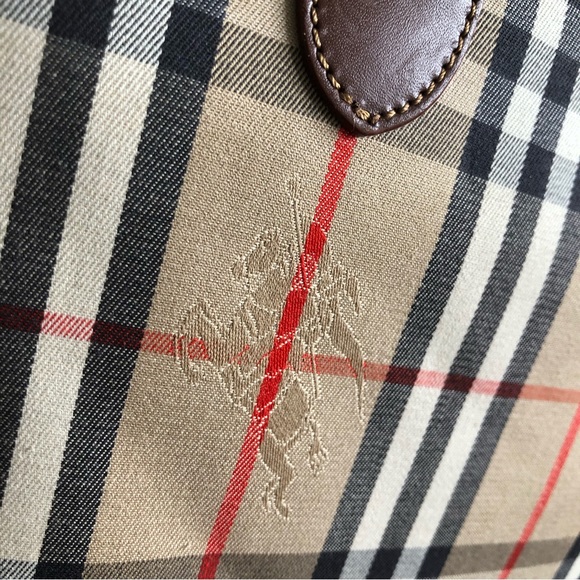 Vintage Classic Large Burberry Tote - Picture 16 of 16